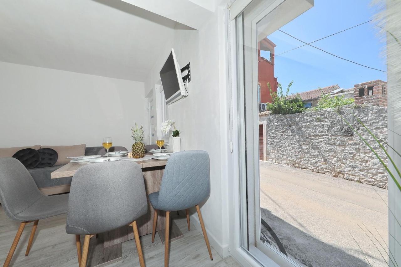 Holiday Home Maria One Minute From -Beach Zadar Zewnętrze zdjęcie