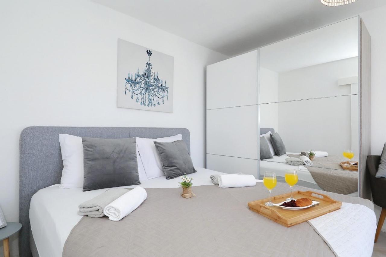 Holiday Home Maria One Minute From -Beach Zadar Zewnętrze zdjęcie
